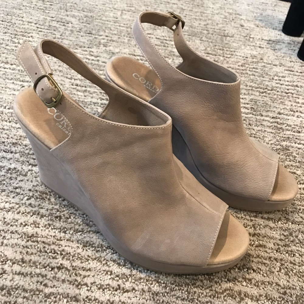 Cordani “Wellesley” suede wedge